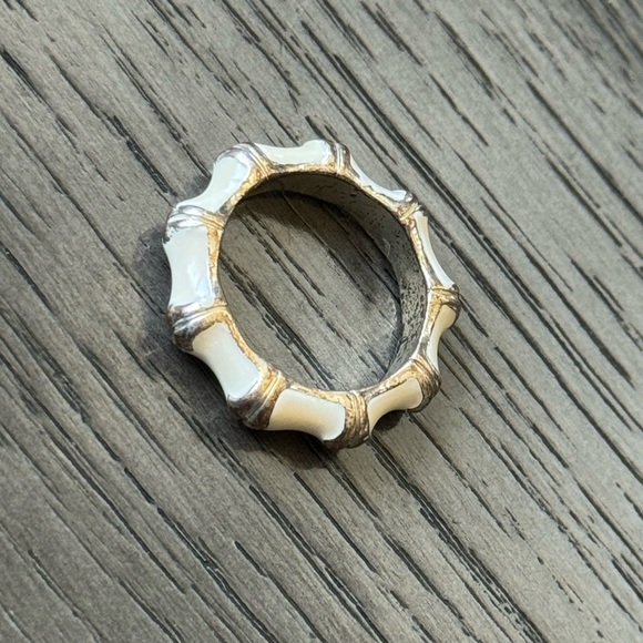 Size 8 White Resin Ring - Picture 5 of 9